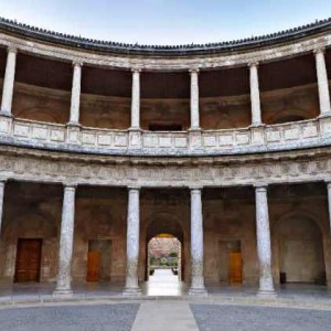 Дворец Карлоса V Альгамбра. Гранада