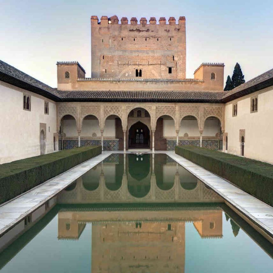 дворец Комарес в Альгамбре